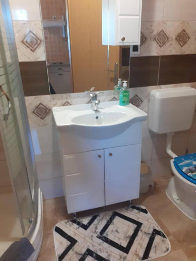 Apartman Marica Rakovica Buitenkant foto